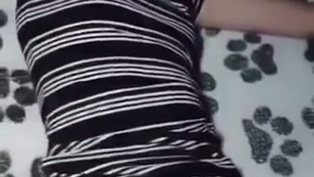 【ハメ撮り】女さんが寝ている間に中田氏までキめてしまった動画がやばい…。